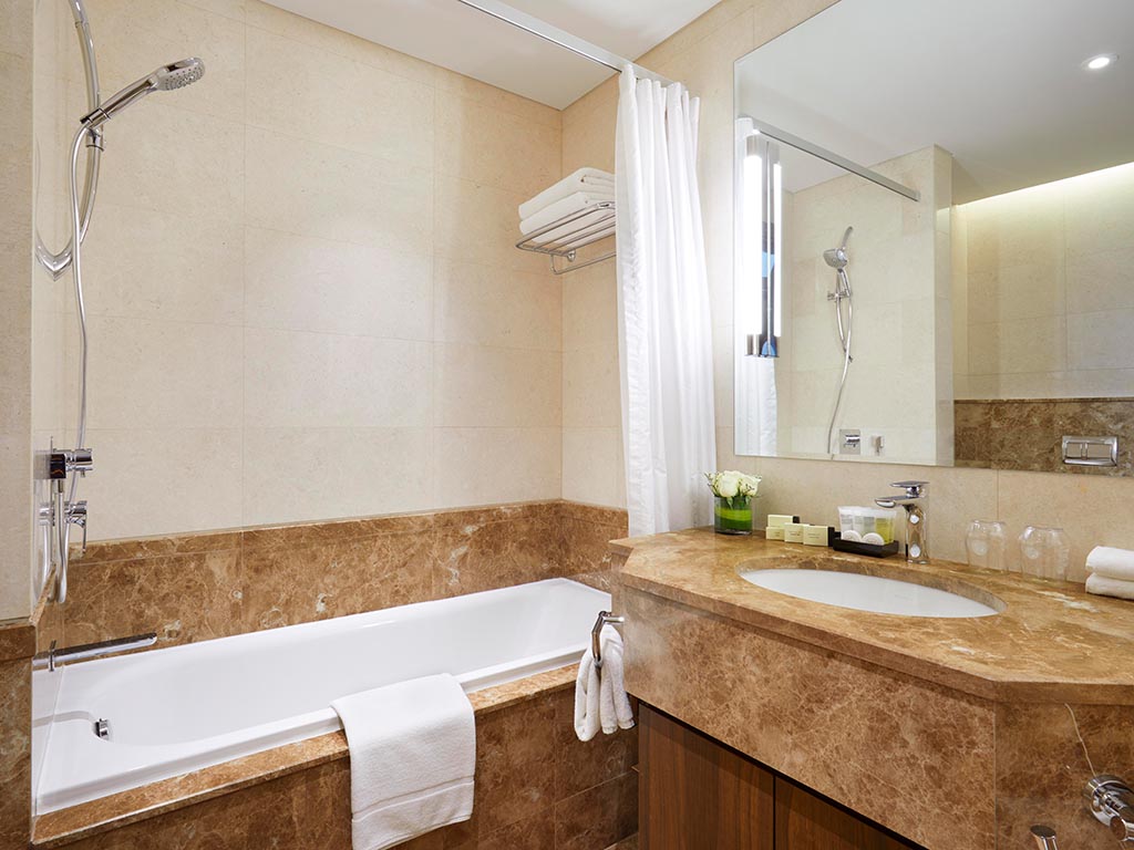 Royal Tulip Hotel Muscat Badezimmer