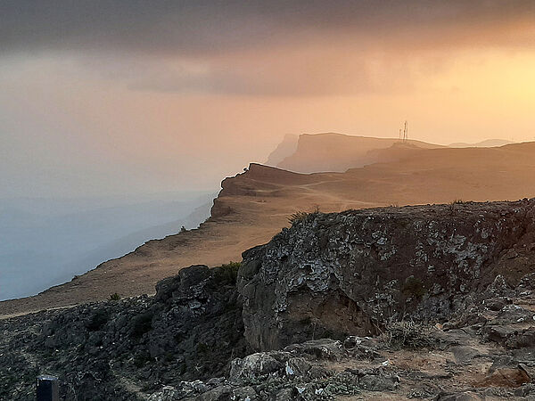 [Translate to English:] Sonnenuntergang Djebel Samhan