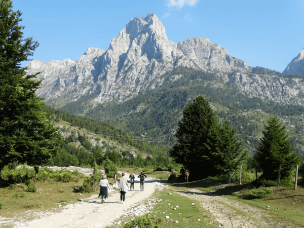 Wandern im Valbona Nationalpark Albanien