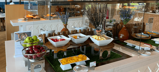 Hilton Garden Inn Muscat, breakfast