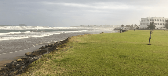 W Hotel Muscat Strandpromenade