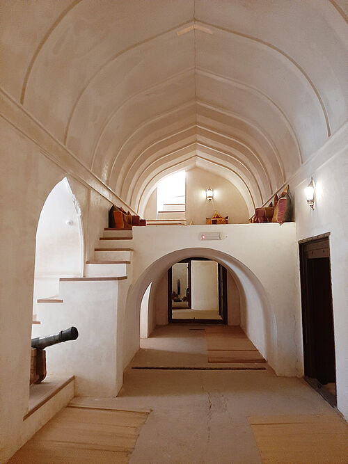 Treppenaufgang der Festung von Al-Hazm